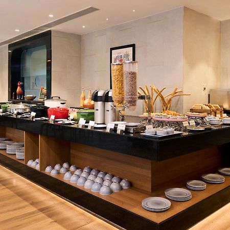 Golden Tulip Vagator Goa Hotel Eksteriør billede