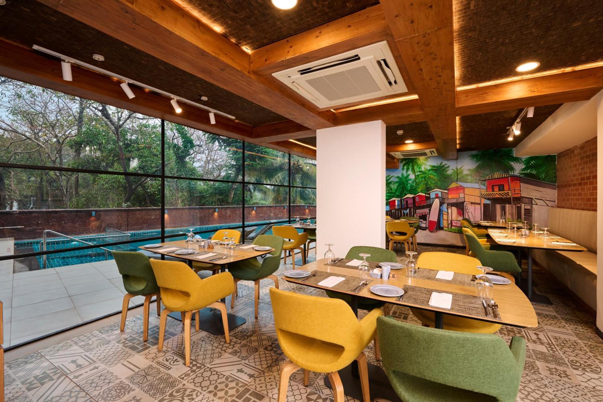 Golden Tulip Vagator Goa Hotel Eksteriør billede