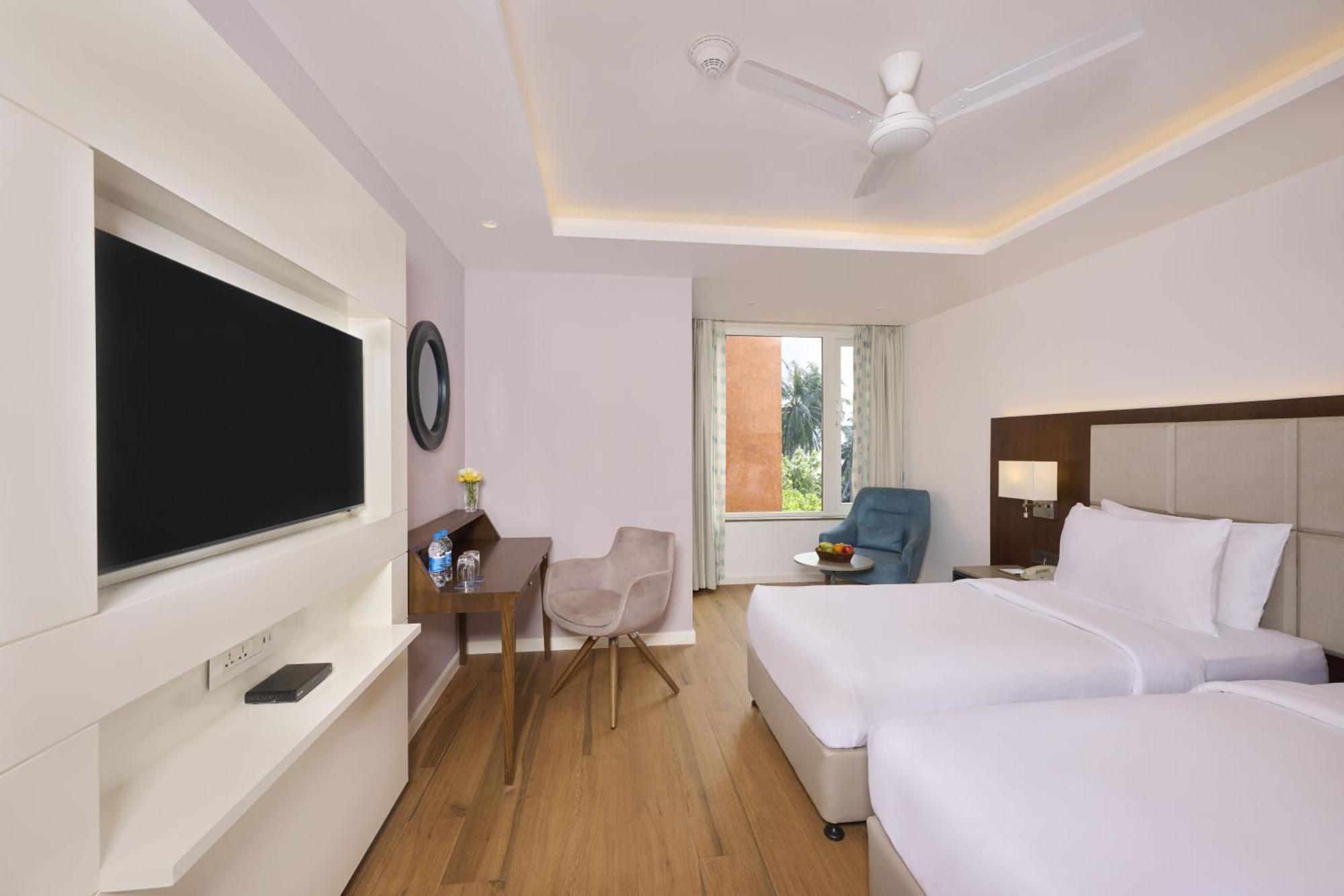 Golden Tulip Vagator Goa Hotel Eksteriør billede