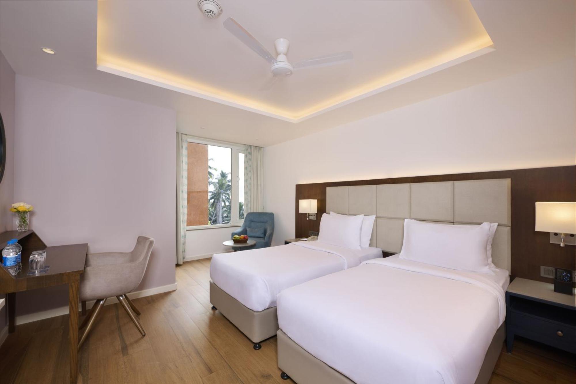 Golden Tulip Vagator Goa Hotel Eksteriør billede