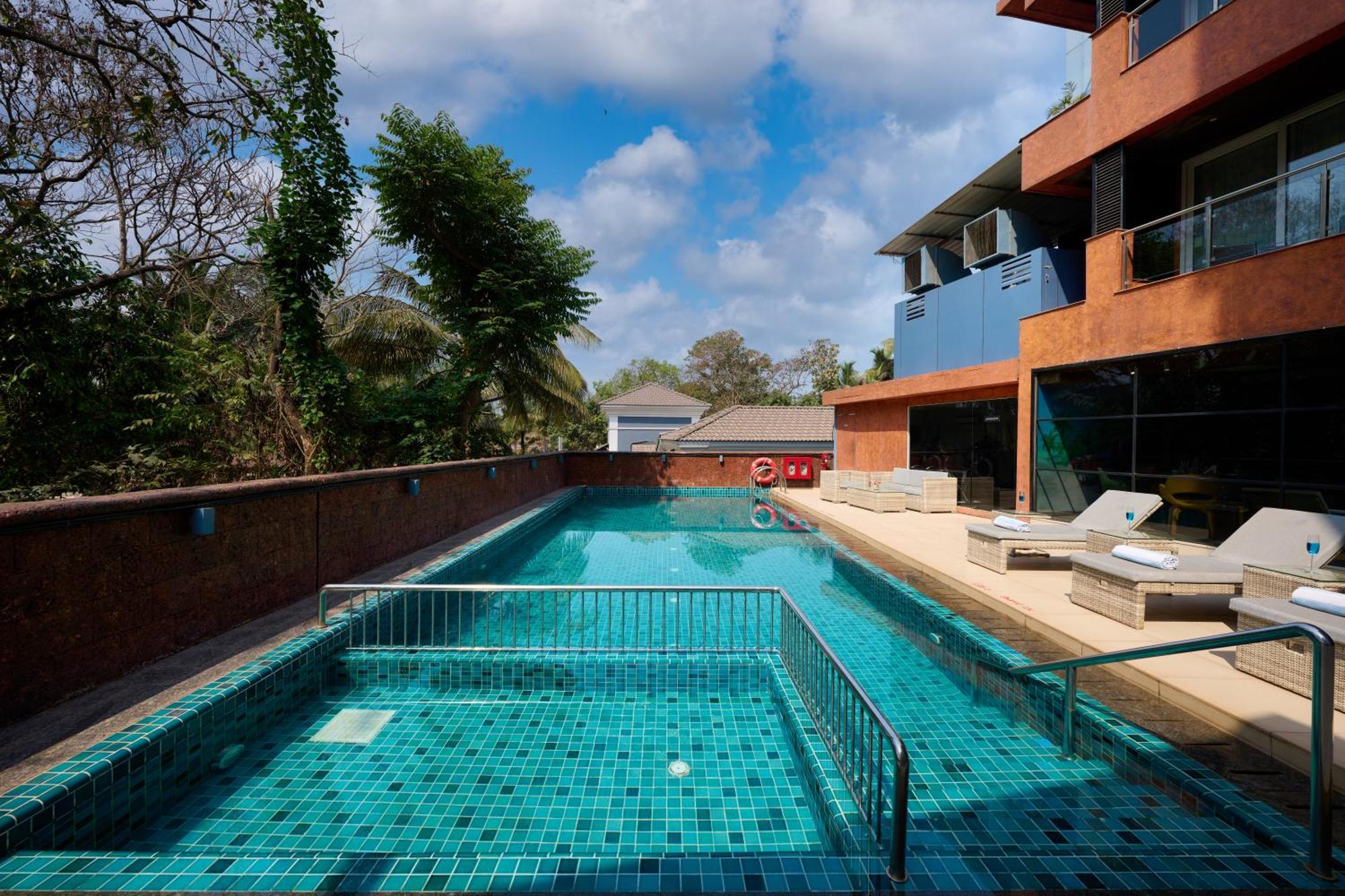 Golden Tulip Vagator Goa Hotel Eksteriør billede